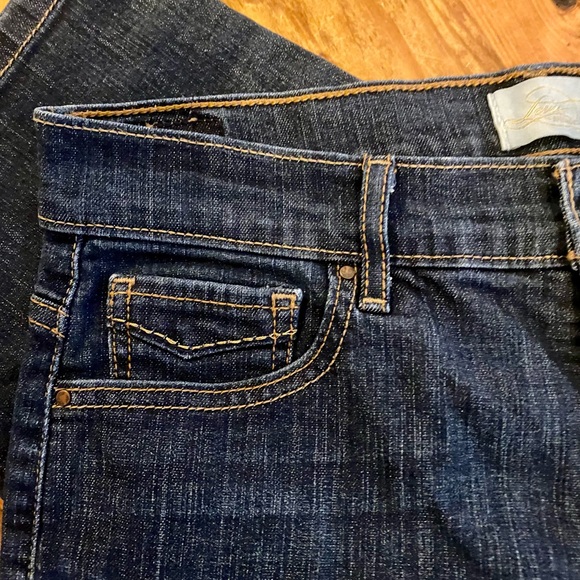 Signature by Levi Strauss 512 Gold Label Perfectly Slimming Capri Jeans - Picture 4 of 7